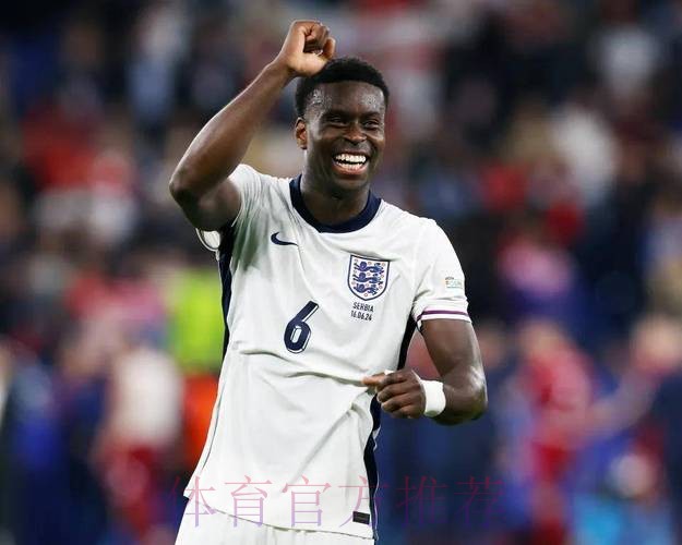 与皇马抢人!巴萨盯上英超25岁铁卫:身价5500万 明年0元购 与皇马抢人!巴萨盯上英超25岁铁卫:身价5500万 明年0元购